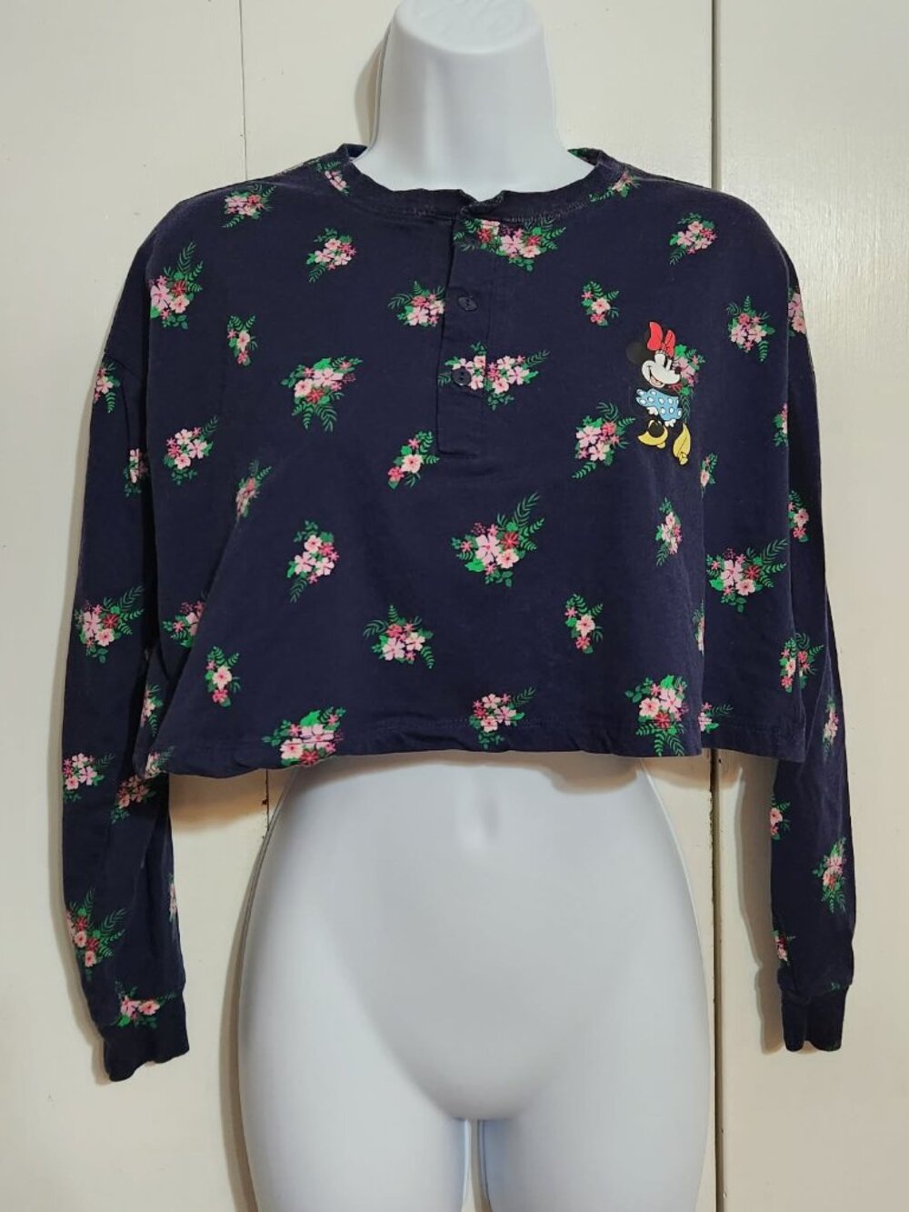 Disney Minnie Mouse Womens XS Oversized Cropped Henley Long Sleeve Navy Floral